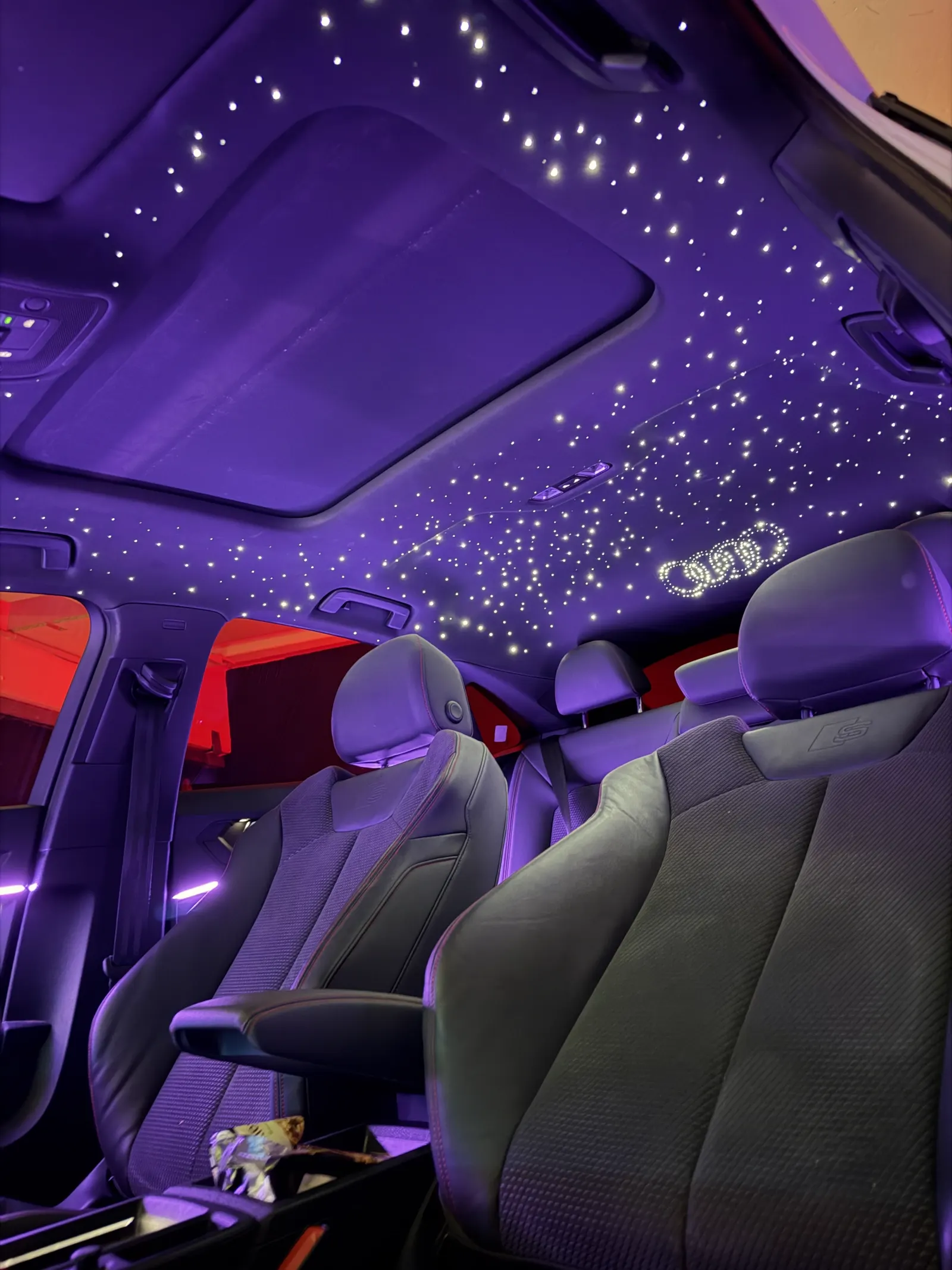 Ciel étoilé posé sur Audi Q3