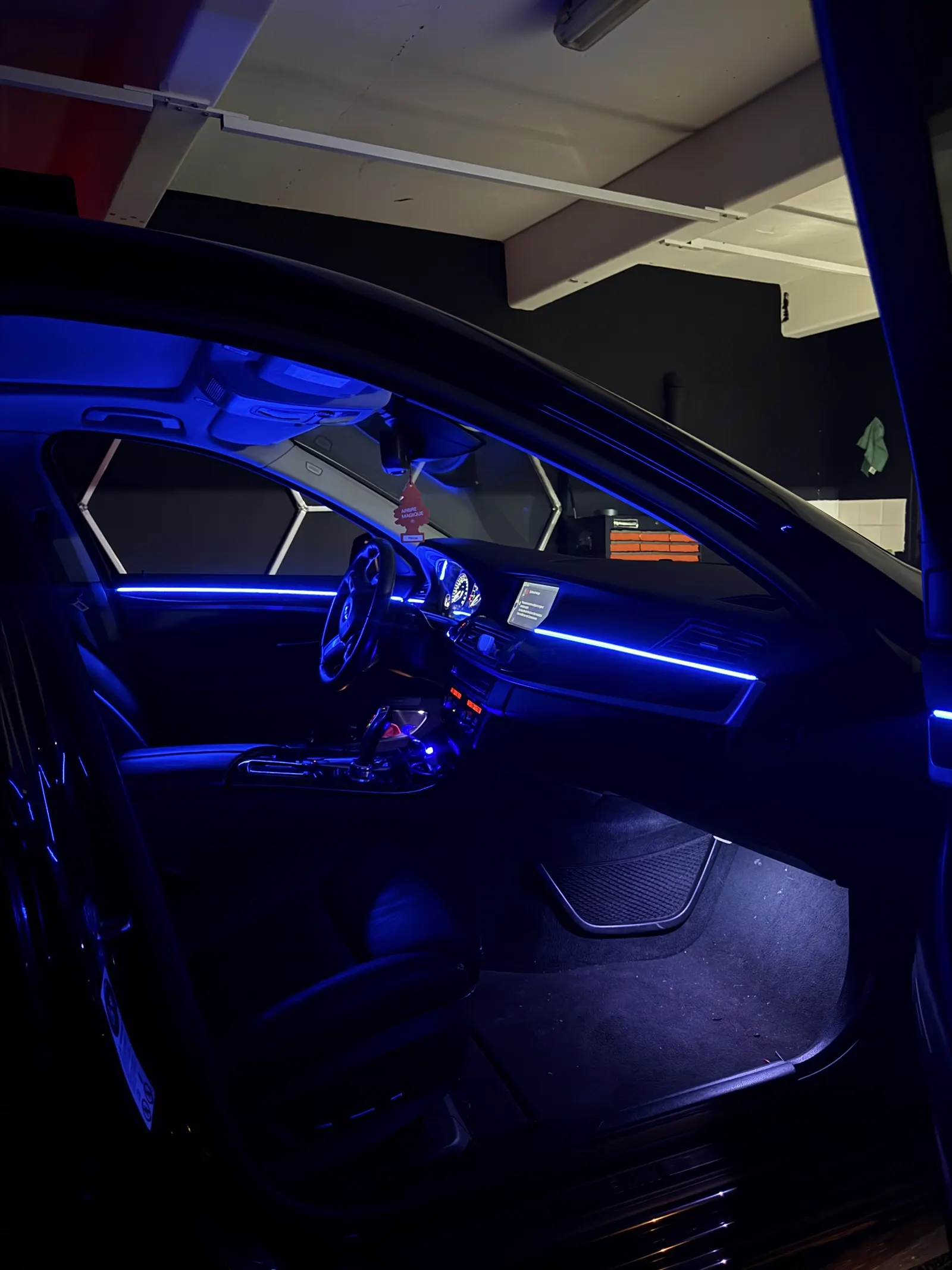 BMW Série 5, LED d'ambiance