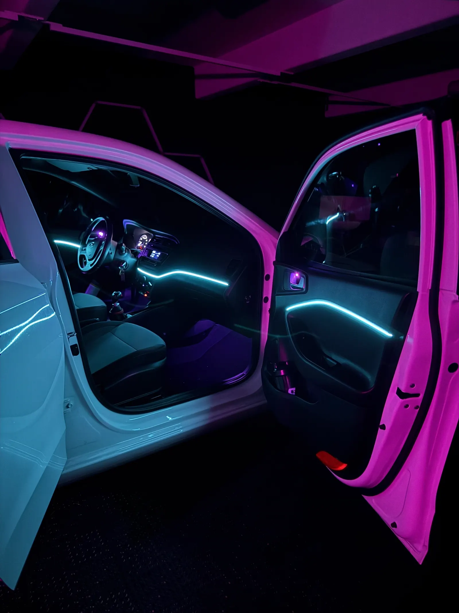 Hyundai i20, LED d'ambiance