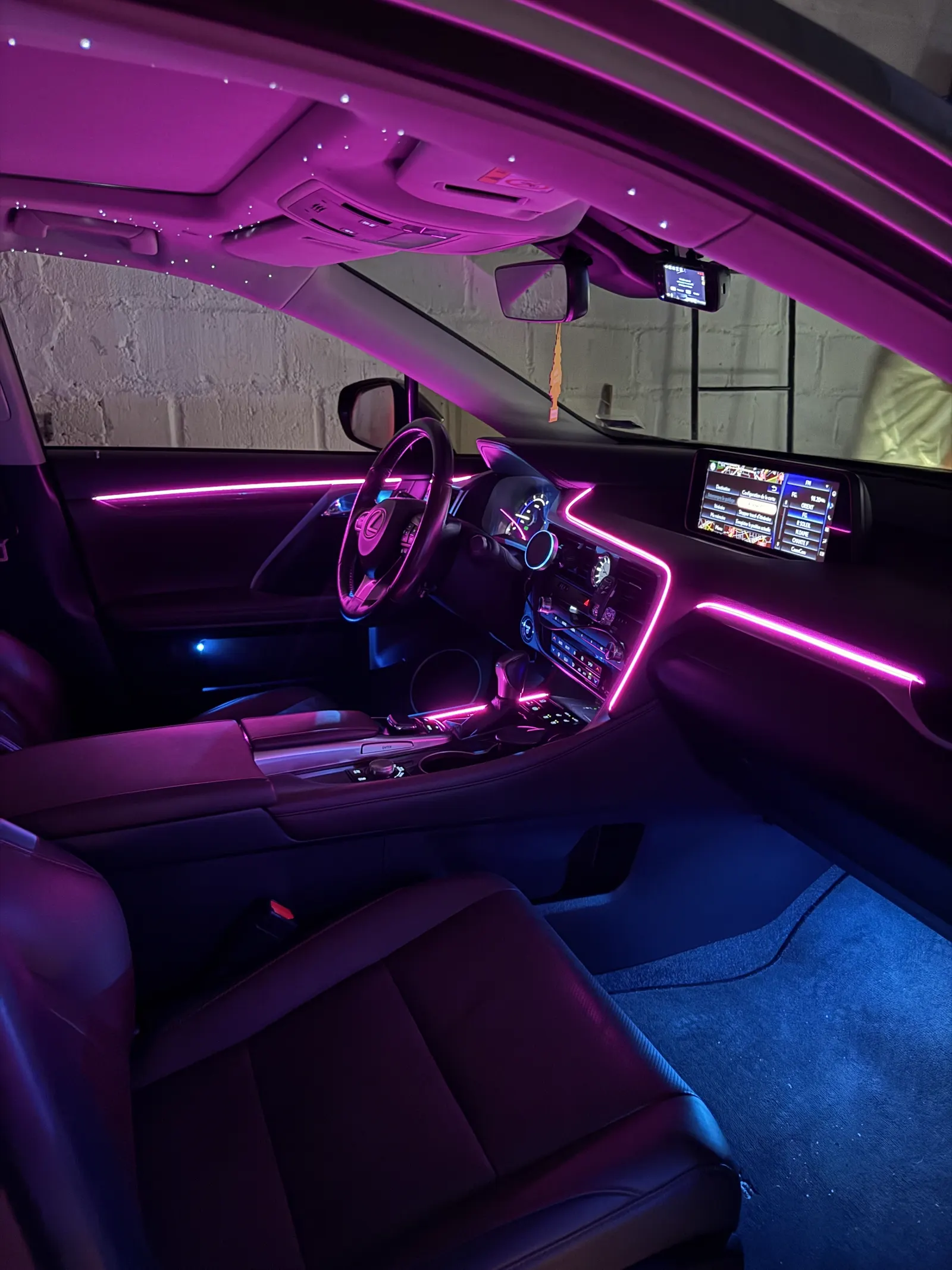 Lexus RX4, LED d'ambiance