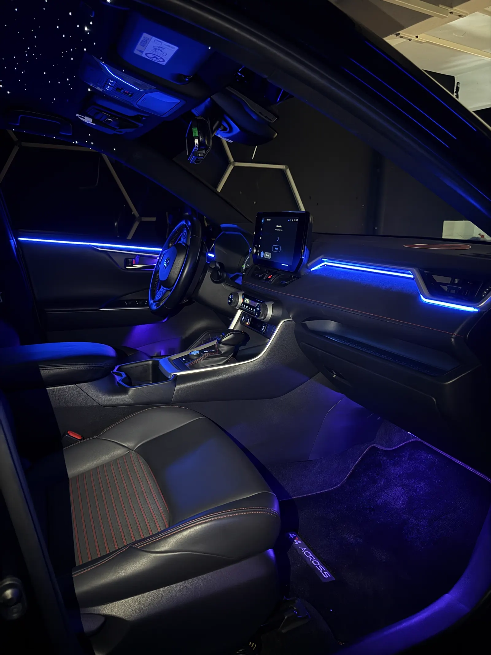 Suzuki S-Cross, LED d'ambiance