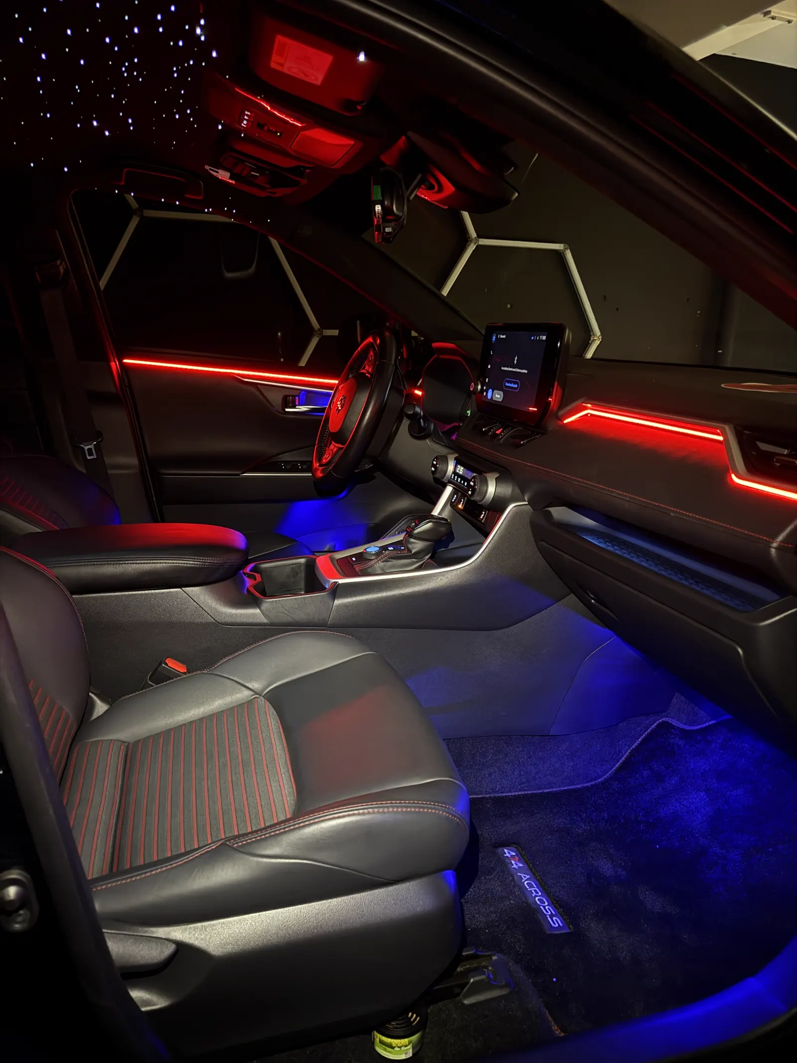 Suzuki S-Cross, LED d'ambiance