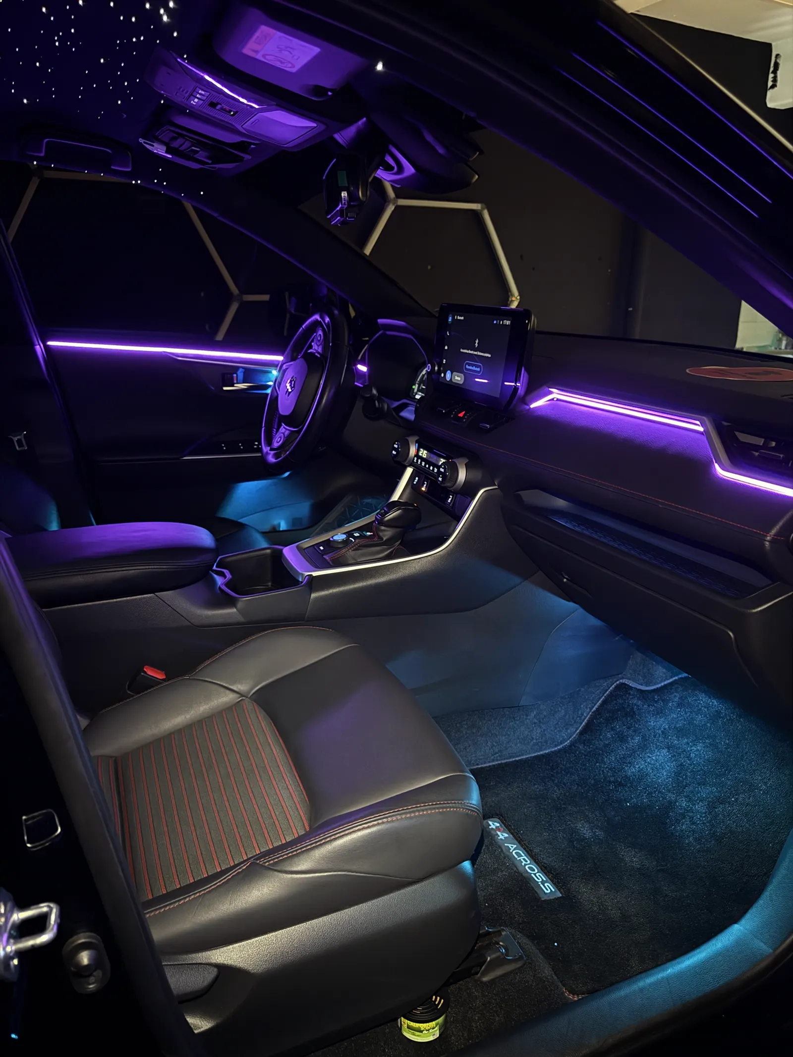 Suzuki S-Cross, LED d'ambiance